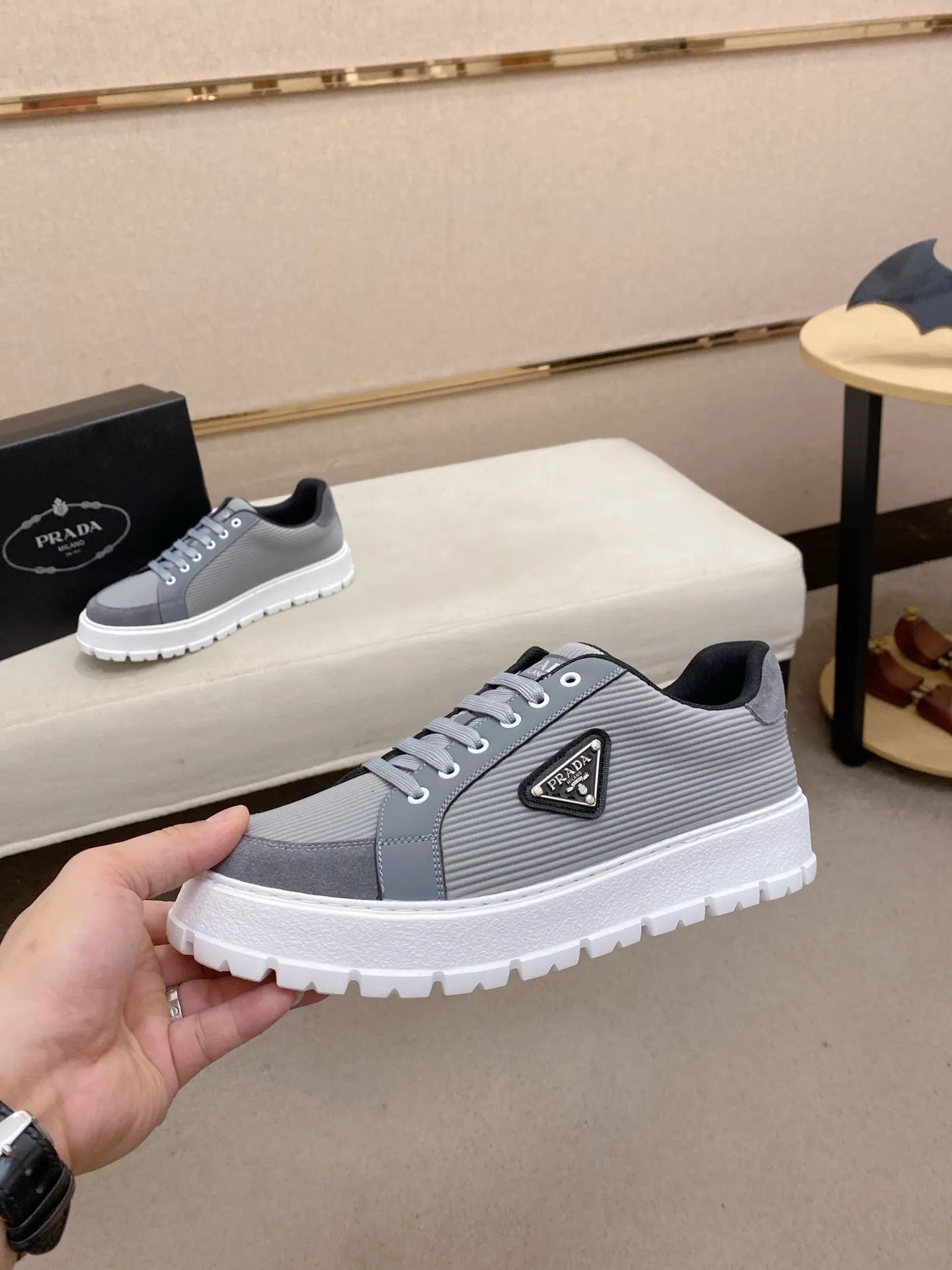 Men's men's shoes💰: 440💰[Prada～Prada] Trendy new styles are on the market. Same style as the official website. Counter quality. Original version. [Strong] [Strong] Imported selected first-layer cowhide. Comfortable and breathable sheepskin lining, fine workmanship, upper layer made of 100% pure cowhide, original last shape, comfortable on the feet, shoe sizes 38 to 44